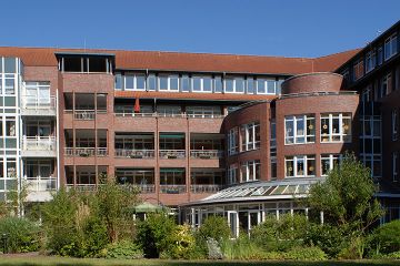 Die sonnigen Balkone des Wohnstiftes am Rathaus, welche zum ruhigen Innenhof ausgerichtet sind